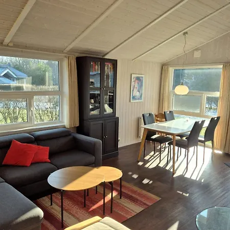 Semesterbostad Strandpark 29 *