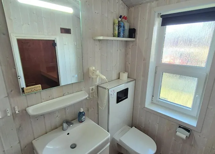 Semesterbostad Strandpark 29 Lenste