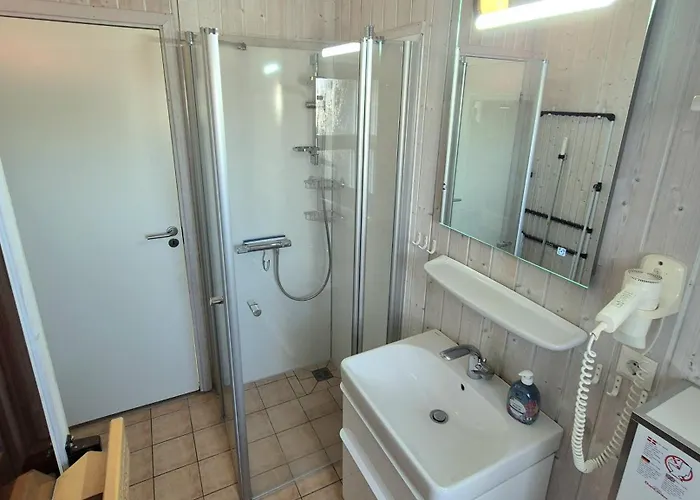 Semesterbostad Strandpark 29 Lenste